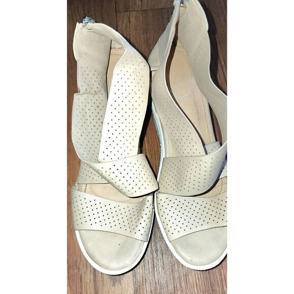 Malina Wedge Sandal - Picture 3 of 7